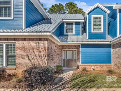 444 Clubhouse Dr APT 6B