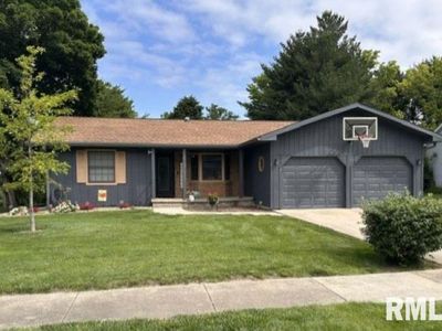 12 Aaron Dr
