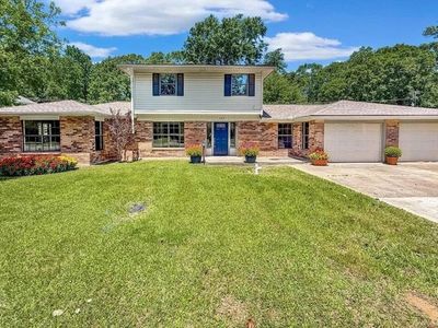 704 Auburn Dr
