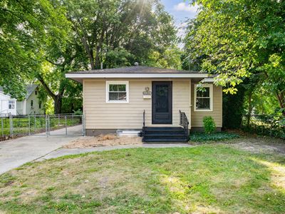 1874 Crowley St