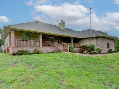 Property at 805 Oaklawn Dr, Parkerfield, KS