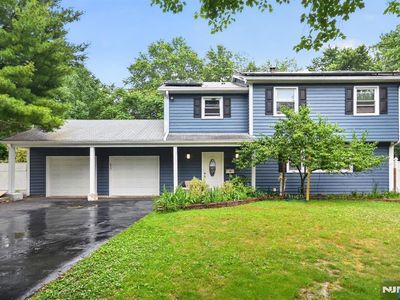 Property at 464 Tulane Ct, Paramus, NJ