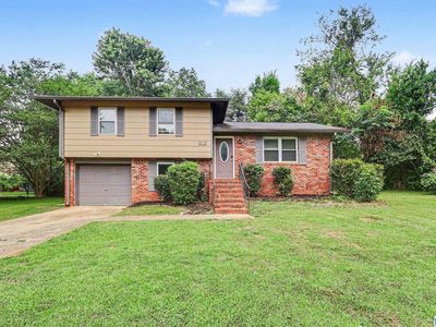 2112 Merry Dr NE