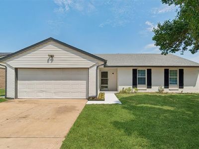 208 N English Dr