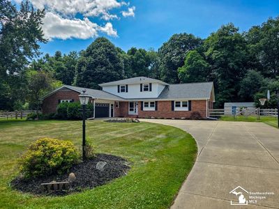 3414 Caroline Dr