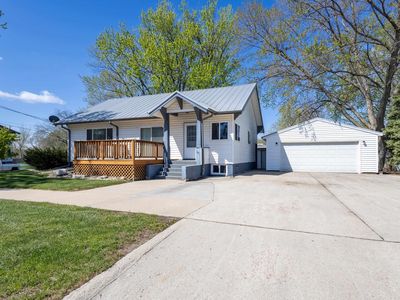 102 W Elder St