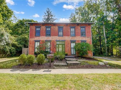 142 W South College St