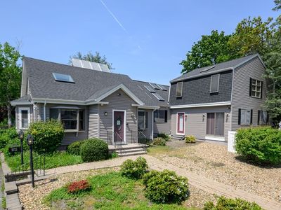 275 W Main St