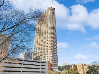 3660 N Lake Shore Dr APT 2507