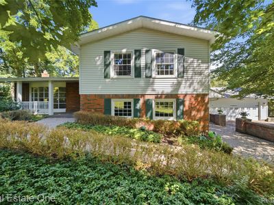 11075 Shadywood Dr