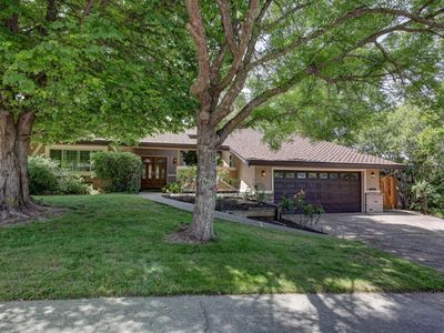 5825 Oak Garden Ct