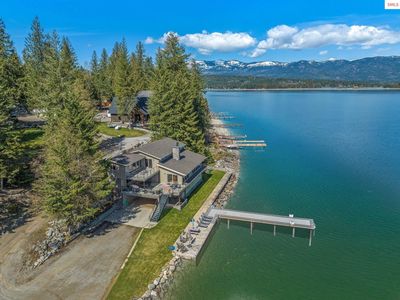 2537 Lakeshore Dr