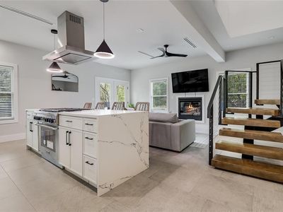 1109 W Annie St