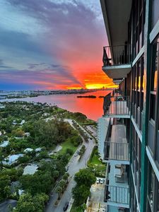 780 NE 69th St APT 1210