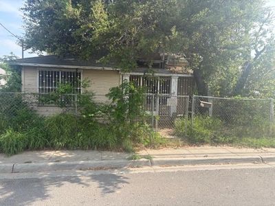 905 Chihuahua St