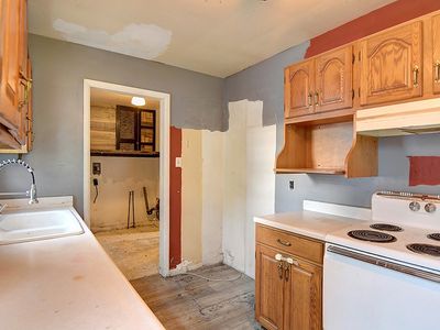 24 Forest Glen Dr