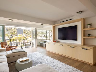 818 N Doheny Dr APT 1107