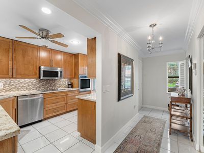 8520 CASA DEL LAGO #E