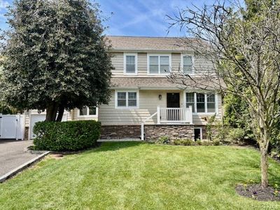 285 Broadway Greenlawn