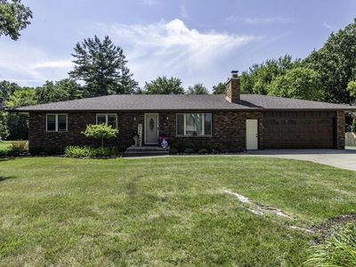 895 School STREET