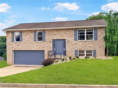3233 Saint Charles Dr