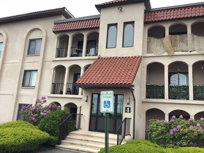 685 Oak St #4