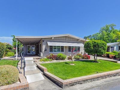 6187 Oak Lakes Ln