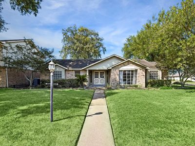 11302 Brighton Ln