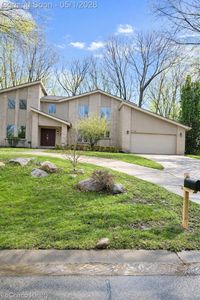 6019 Glen Eagles Dr