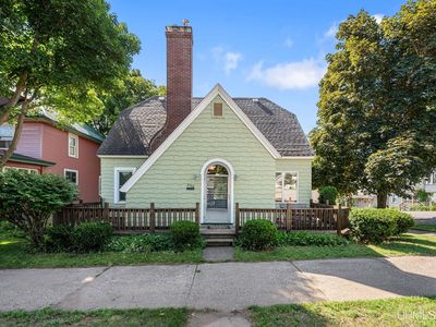 200 E Main St