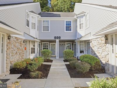 606 Mews Dr #606