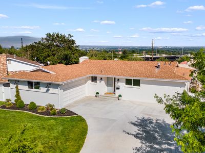 2353 E Cinnabar Ln S