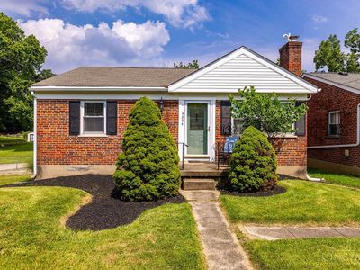 4894 Oaklawn Dr