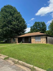 608-610 N Canfield St