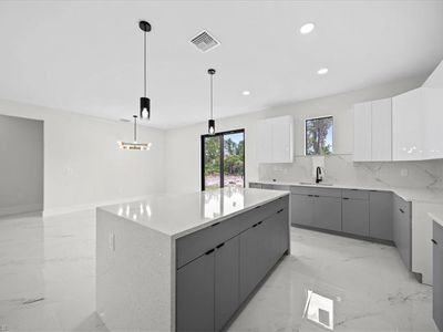 375 Selkirk AVE