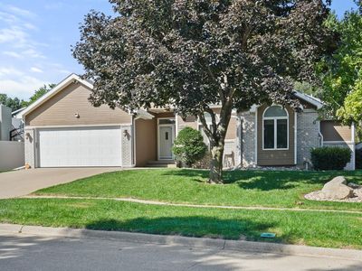 4605 Hawthorne Dr