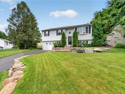 6 Raymond Dr
