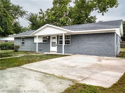 Property at 415 Mitchell St, Sallisaw, OK