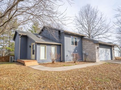 1201 S Bridgewood Dr