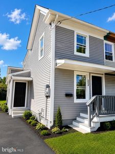 324 Cedar St