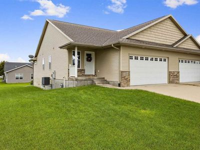 1135 Redbud Ave