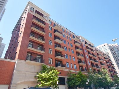 33 W Huron St APT 412
