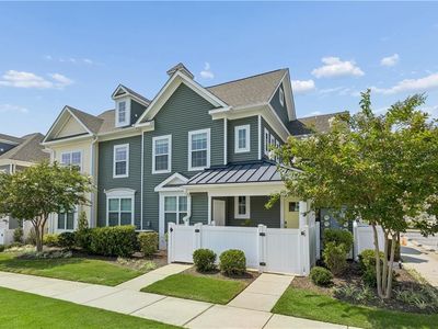 210 Promenade Ln