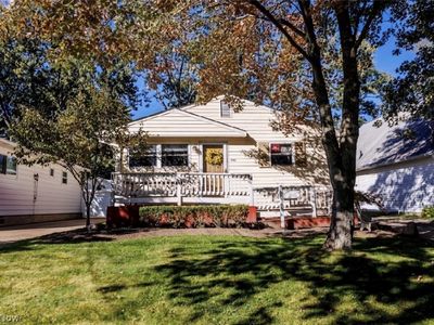 Property at 560 Baldwin Ave, Elyria, OH