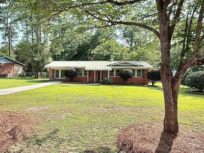 Property at 1932 3rd St SE, Moultrie, GA