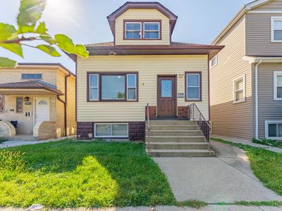 5335 W Barry Ave
