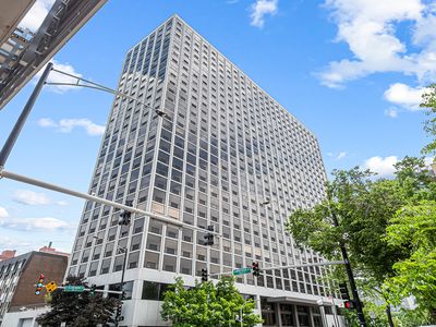 4343 N Clarendon Ave APT 1818