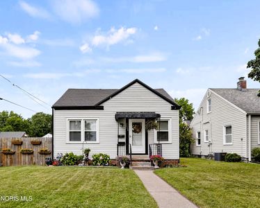 2566 Ivy Pl
