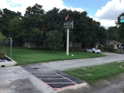 11724 N Interstate Highway 35