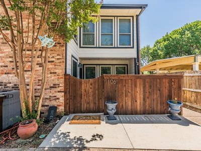 714 E Wall St APT 106